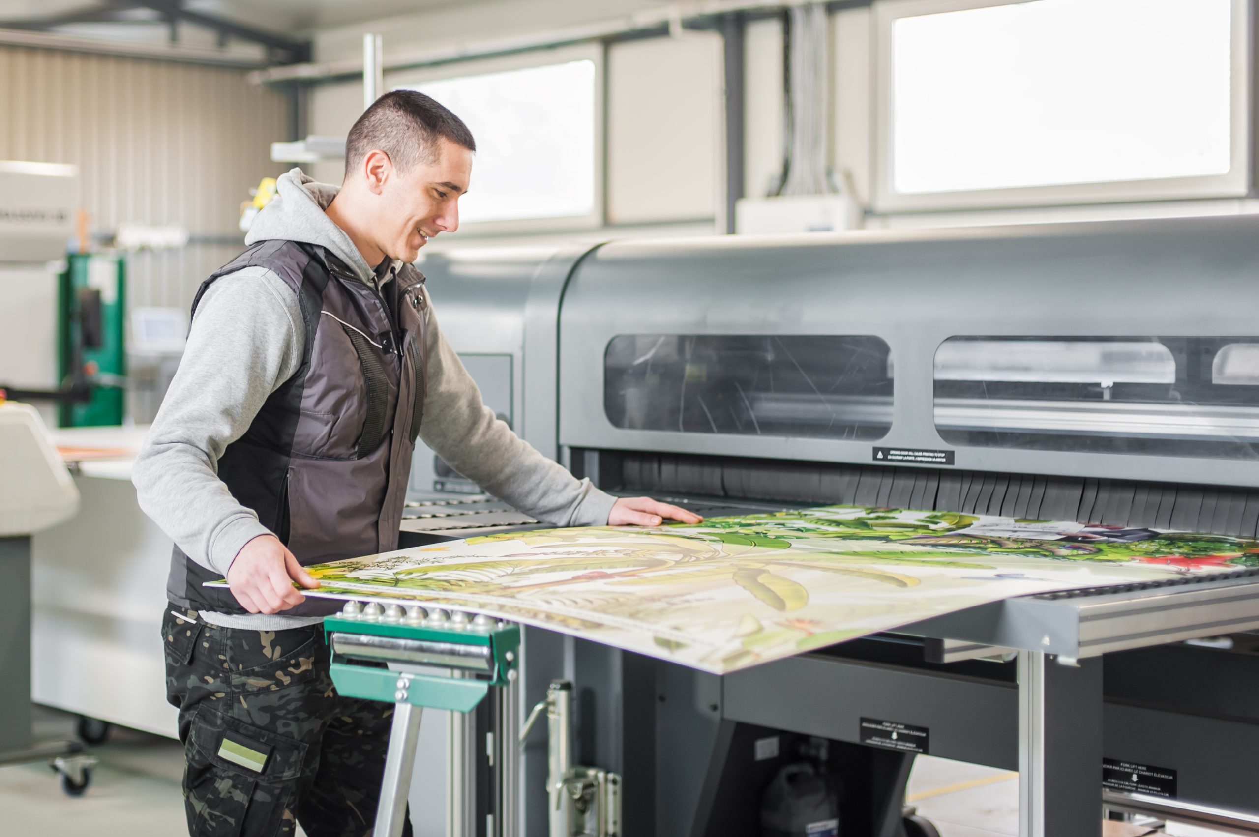 Printing services Singapore producing large format printed materials