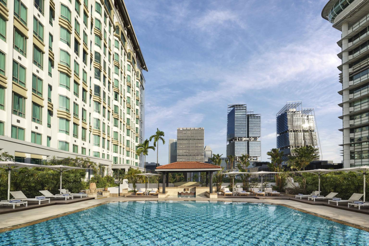 Best Hotels Singapore with outdoor swimming pool and city skyline in Singapore