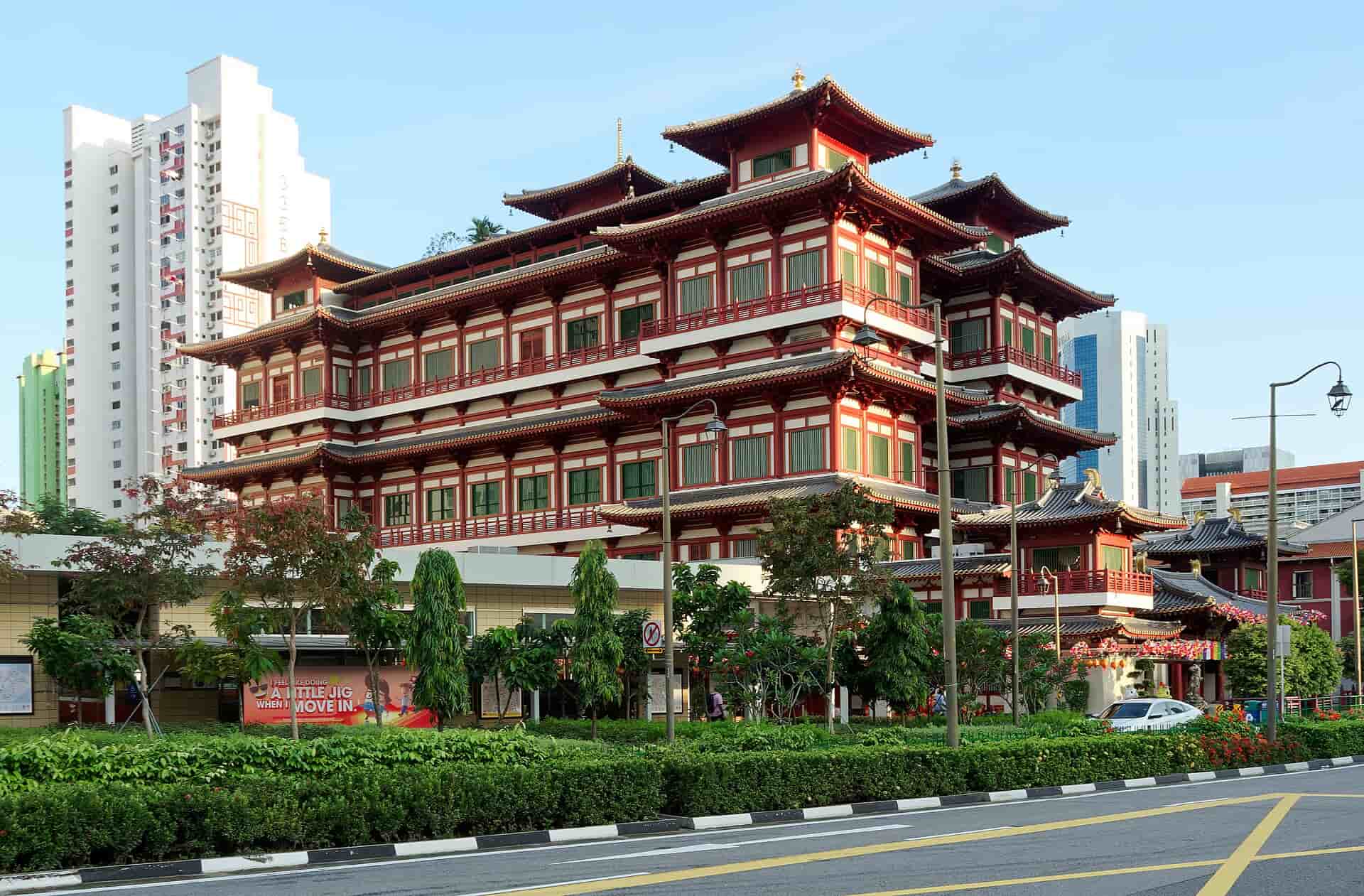 Buddha Tooth Relic Temple and Museum in Chinatown Singapore