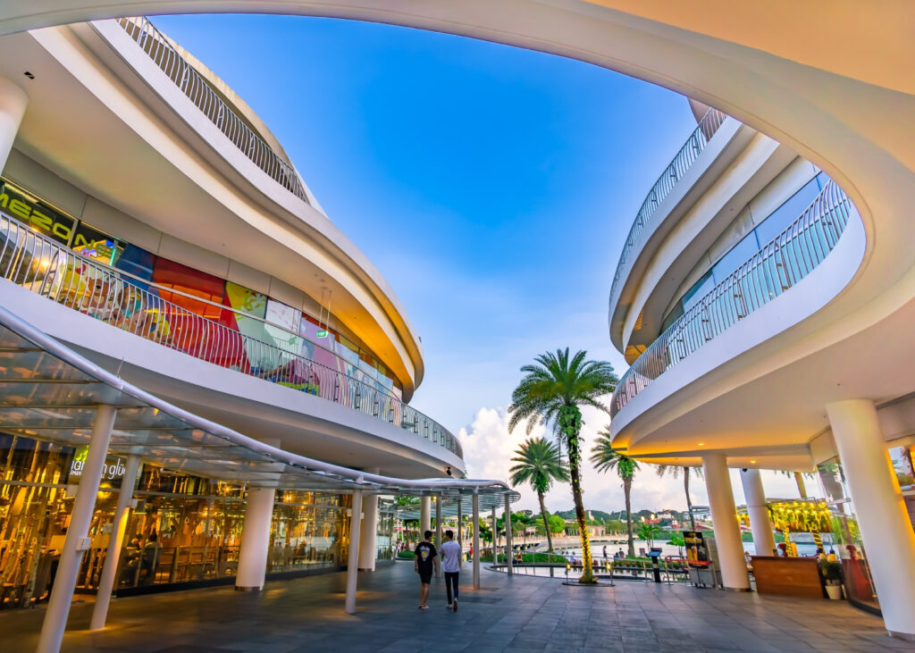 Best Shopping Malls Singapore with open-air walkways.